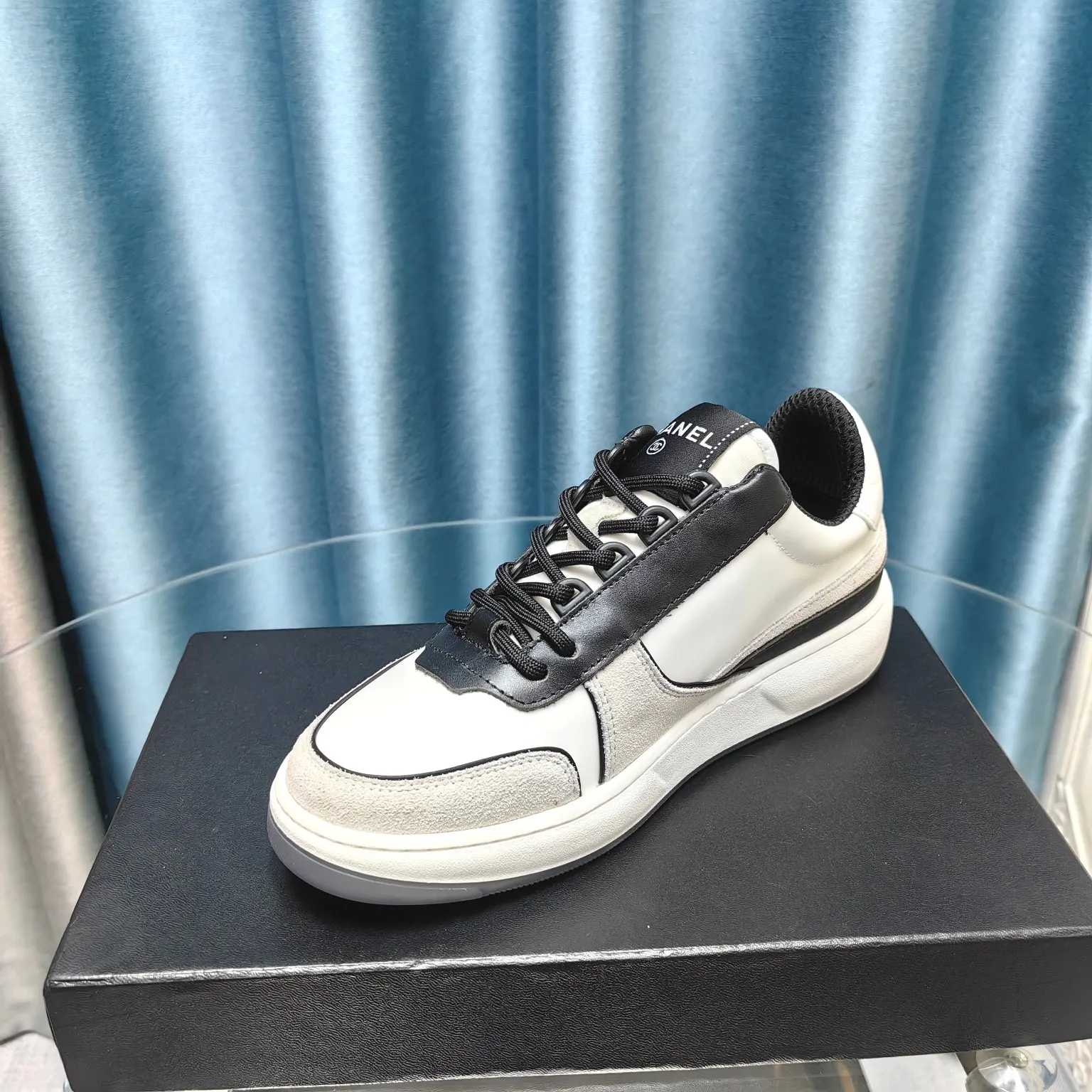 👟👟Ex-factory price 540👟👟 Men's size +10 Chanel Chanel - 2023 counter top casual sports shoes This classic design; the upper is electro-embroidered with a variety of techniques; the outsole is fashionable and sporty; it is unusual to incorporate a variety of color matching elements... The diversified mix and match is very beautiful and versatile, casual, fashionable, sports and outdoor can be taken into account. The counter boutique package is full set for women 35-40 and men 39-45 (Customized size 44.45)